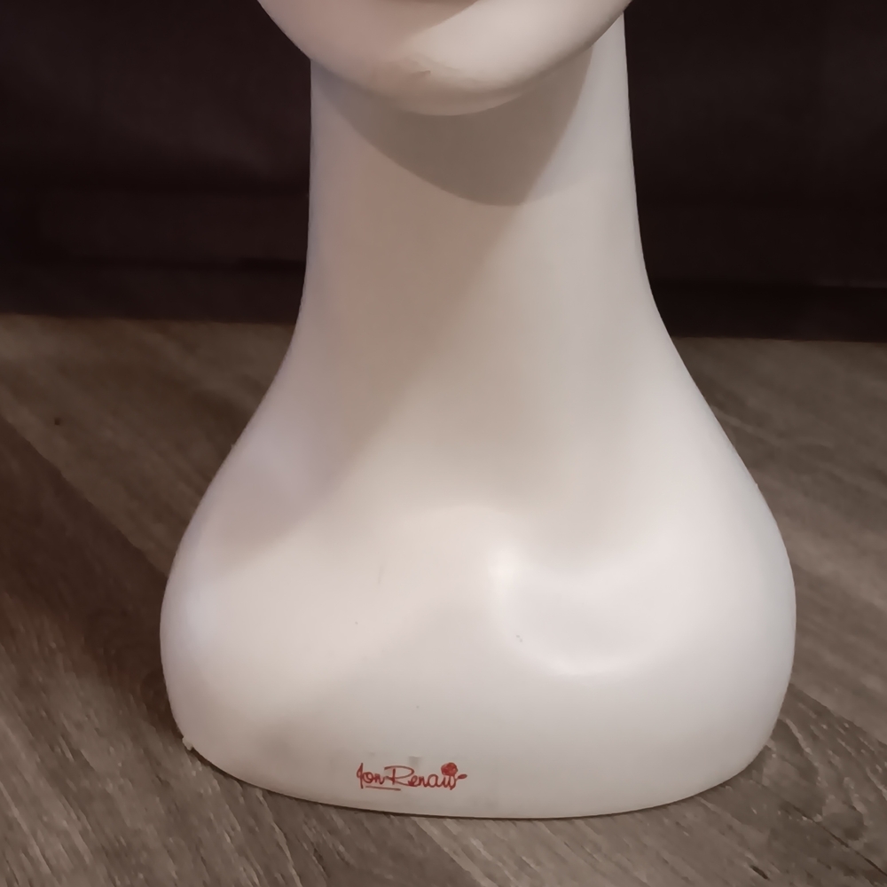 Jon Renau Female Manniquin Wig Display View 3